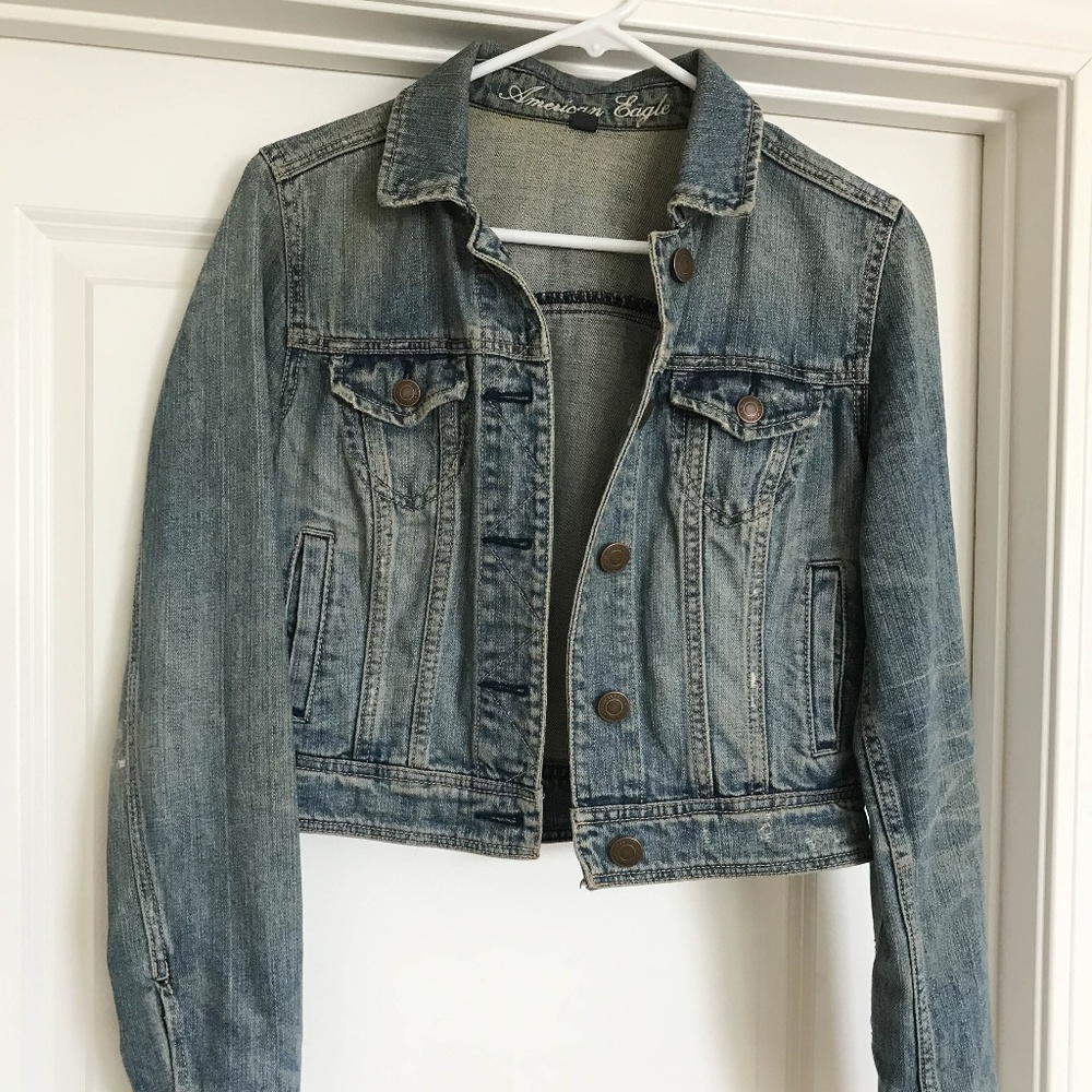 American Eagle cropped denim jacket size small